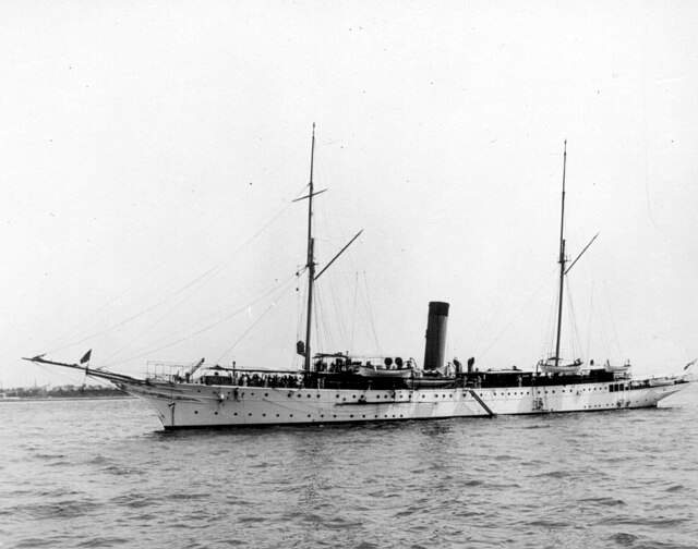 Presidential yacht USS Mayflower circa 1905