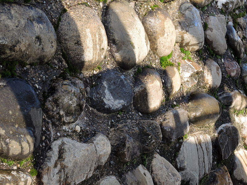 File:Uetliburg - Uto Kulm - Ruine Nordmauer 2012-10-29 16-01-24 (P7700).JPG