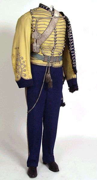 File:Uniform, Det gule kor, Norsk Folkemuseum, NF.1954-0071A, bilde 1.jpg