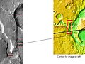 尼爾格谷和烏斯缽谷相連處。图像中卢基撞擊坑（Luki crater）的直徑為21公里。