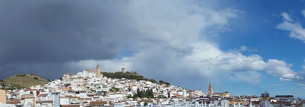 Panorámica del barrio de la Villa en Vélez-Málaga (20 de mayo de 2012).