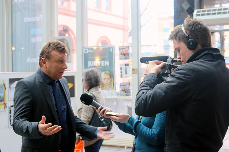 File:Vebjørn Selbekk @ I am Charlie Cartoon Festival in Norway - Photo by Persian Dutch Network (2015).JPG