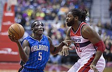 Oladipo pulando para um tiro