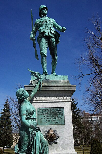 File:Victoria Park WWI statue06.jpg