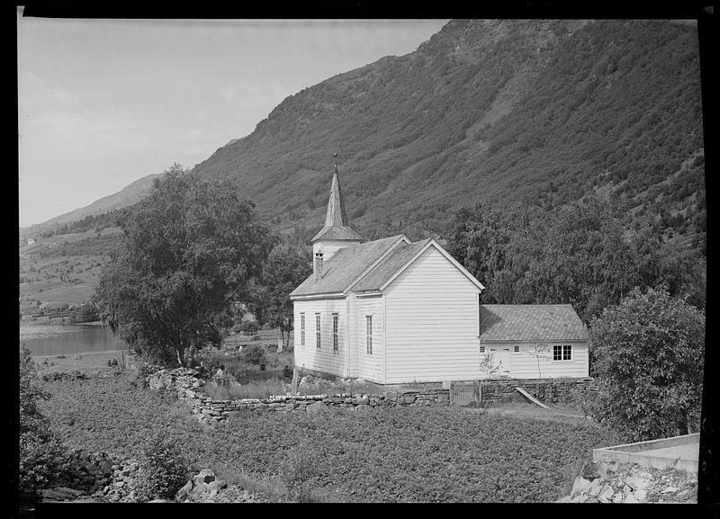 File:Viksdalen kirke - no-nb digifoto 20151020 00276 NB MIT FNR 03450.jpg