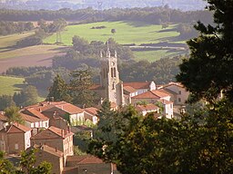 Village de Rozier-en-Donzy, Loire, France.jpg