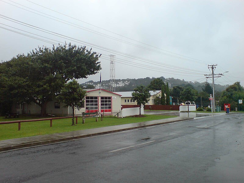 File:Waitakere Fire Station Building In Rain.jpg