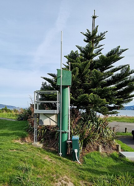 File:Waiwhetu aquifer bore, Petone.jpg