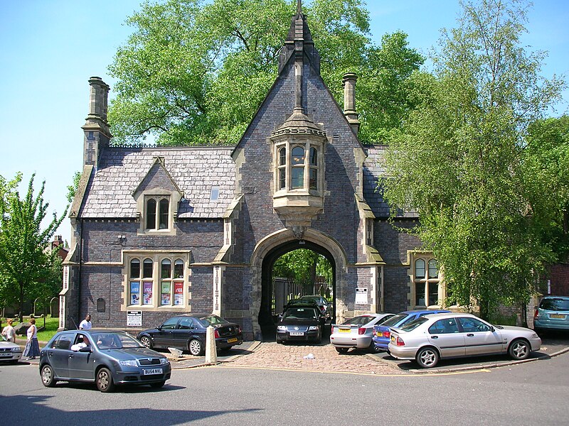 File:Warstone Lane Cemetery Lodge.jpg