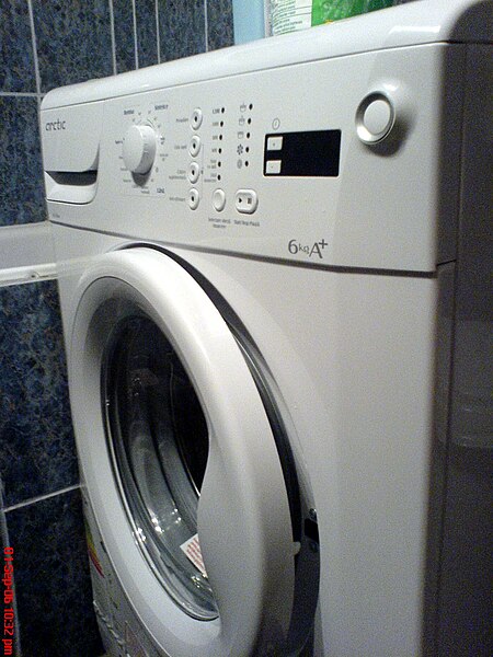 Fail:WashingMachine,_manufactured_by_ArcticRomania.jpg