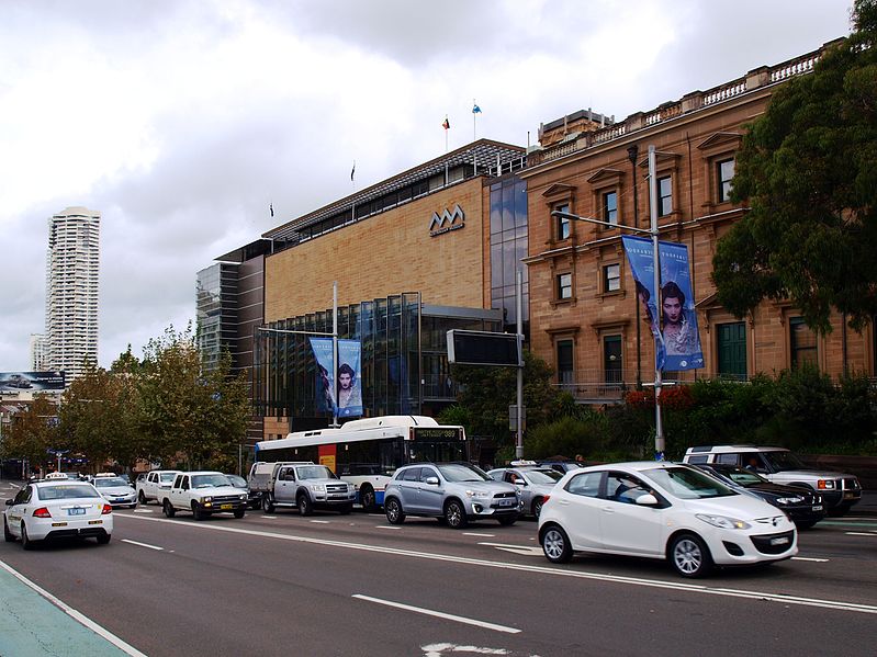 File:William Street in Sydney.jpg