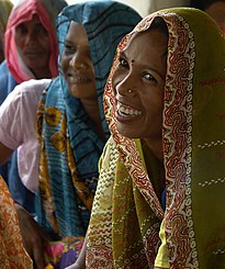Women in tribal village, Umaria district, India.jpg