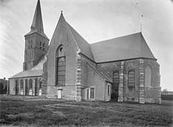 Zicht op de voormalige kerk vanuit het zuid-oosten - Nispen - 20168407 - RCE.jpg