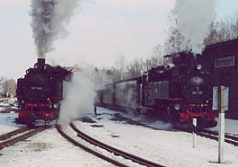 Zittauer schmalspurbahn parallel ausfahrt.jpg