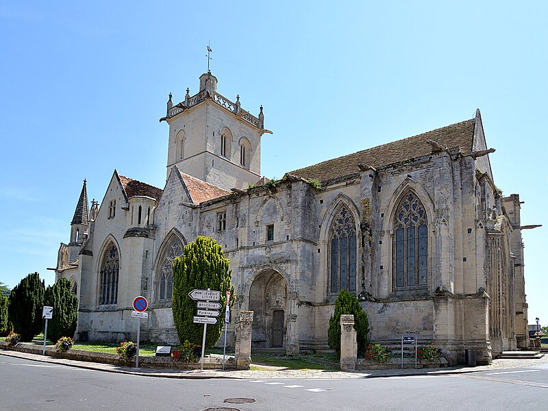 File:Église Notre-Dame de Dives-sur-Mer. Vue nord-ouest.jpg