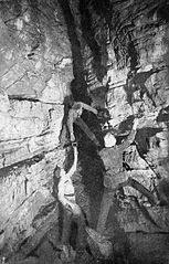 Široka jama pri Glazuti pod Veliko goro pri Kočevju 1910-13.jpg