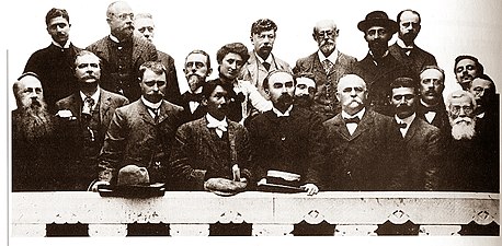 Rosa Luxemburg (centre) among leaders at the International Socialist Congress, Amsterdam 1904