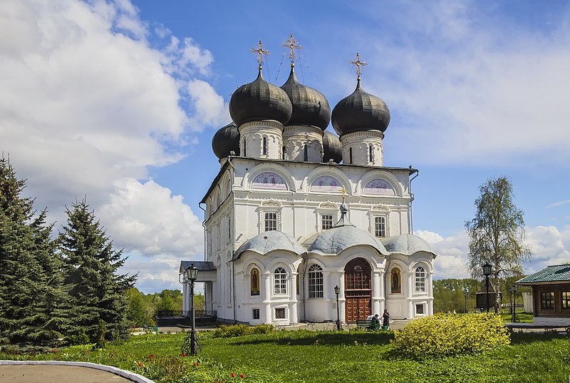 File:Собор Успенский. Трифонов монастырь, ул.Горбачева 4.jpg