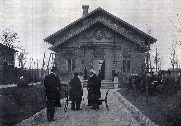 Said Pasha in front of the San Stefanos Yacht Club, 10 May 1909