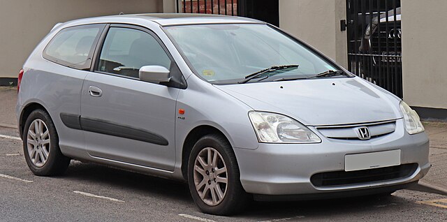 3-door hatchback (pre-facelift)