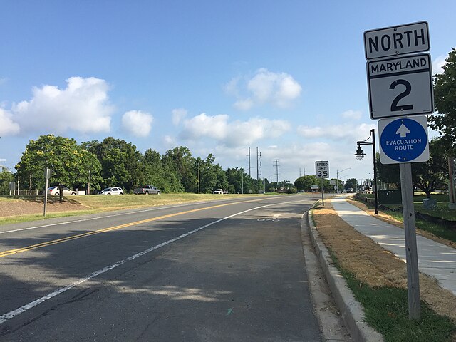 View north along MD 2 in Solomons, just before joining MD 4