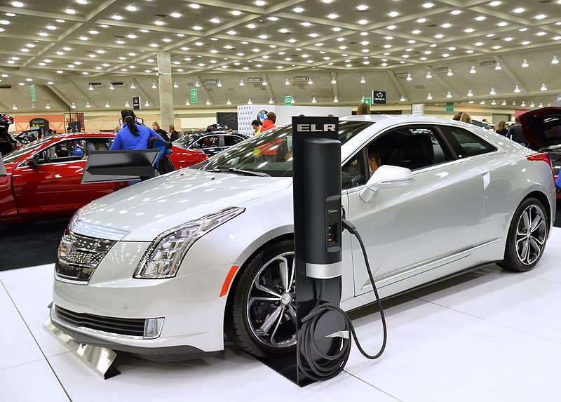 File:2016 Cadillac ELR Getting Charged.jpg