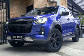 2021 Isuzu D-Max V-Cross (Malaysia) front view.png