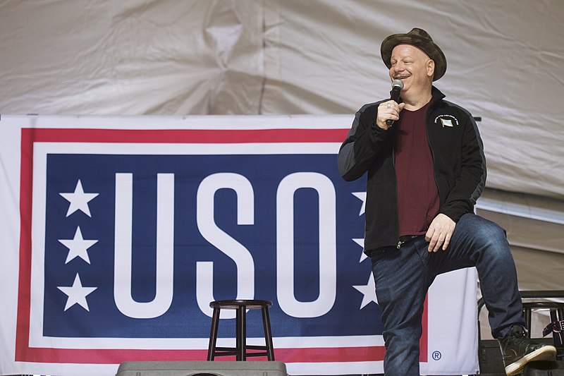 File:25 Dec. 2016 CJCS USO Holiday Tour PT. 2 161225-D-PB383-052 (31754439752).jpg