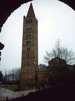 Abbazia di Pomposa-campanile.jpg