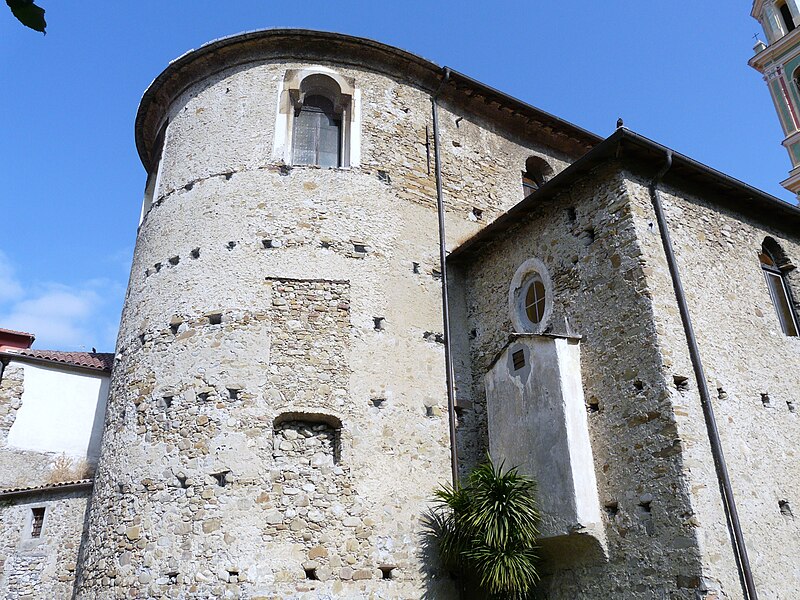 File:Abside della Chiesa San Michele, Camporosso, Italia - 20080719-01.jpg