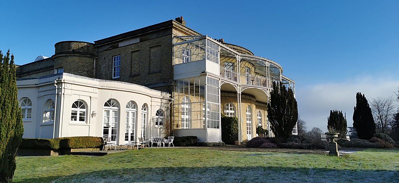 File:Aldingbourne House - The orangerie (foreground) and the cast iron veranda 01.jpg