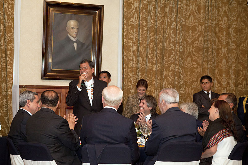 File:Almuerzo con Observadores Internacionales en Presidencia (8487211694).jpg