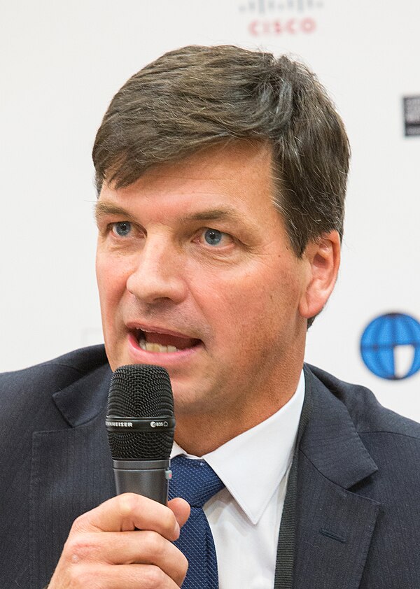 Angus Taylor (politician)