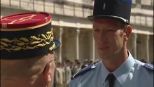 Arquivo: Exército - Adeus às armas do General Renaud.webm