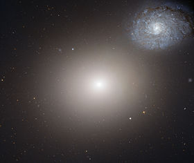 1779: Messier 60 (mitte)