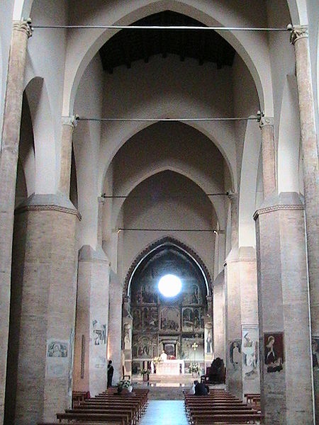 File:Atri- Cattedrale di Santa Maria Assunta -interno 10.JPG