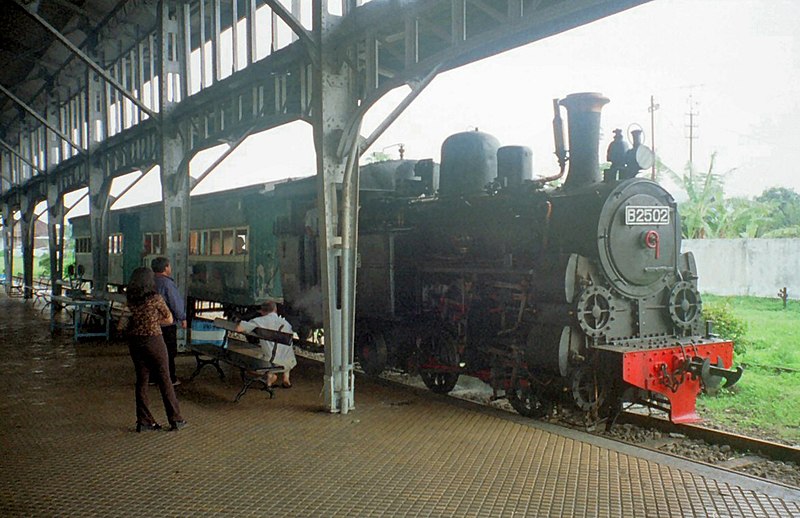 File:B2502 Locomotive - Amabarawa - Indonesia.jpg