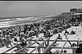 BATHERS RELAXING ON THE TEL AVIV BEACH. חוף הים בעיר תל אביב. בצילום, מתרחצים בים תל אביב.D269-085.jpg