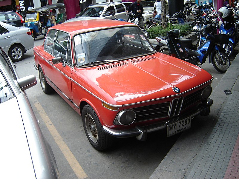 File:BMW 2002 (3645947335).jpg