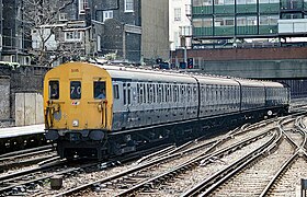 5115 4-EPB unit approaching London Victoria