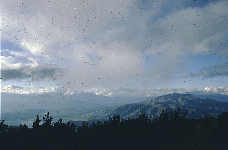 File:BX Ecuador041 Gagua Pichincha, February 1985.jpg