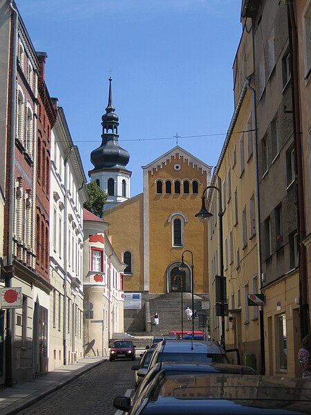 File:Bergelkirche2.jpg