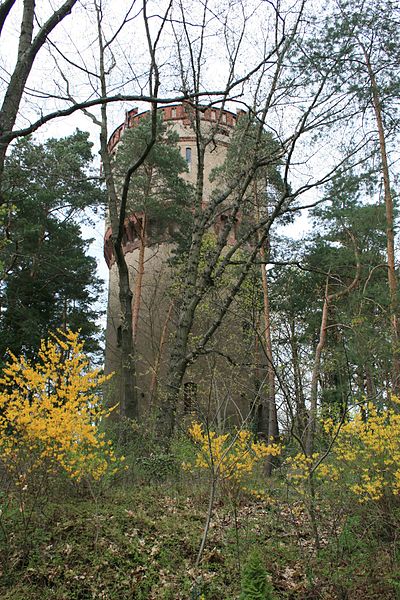 File:Berlin-Frohnau Frohnauer Straße 112 122 Friedhof Hermsdorf Wasserturm LDL 09011977.JPG