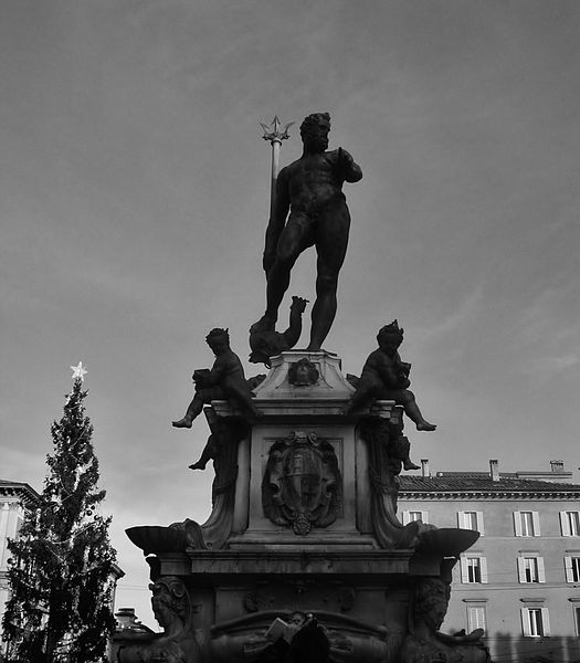 File:Bologna, Fontana del Nettuno.JPG