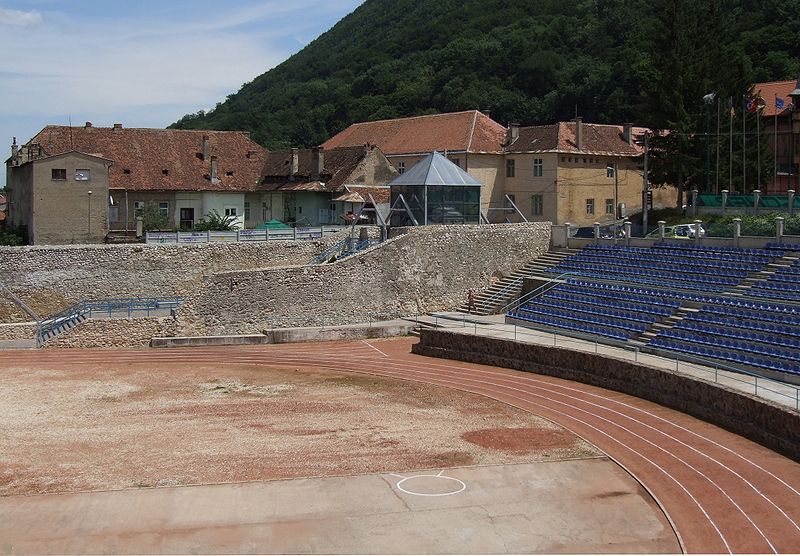 File:Braşov (Kronstadt, Brassó) - athletic stadium and city wall in Old City2.jpg