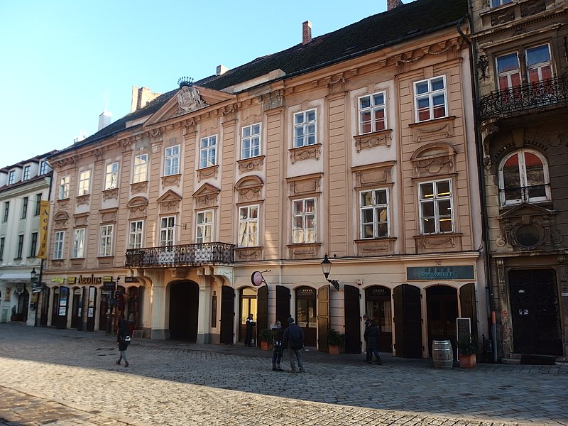 File:Bratislava, Csákyho palác.JPG