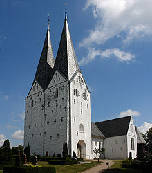 Die Kirche von Broager das Wahrzeichen des Ortes.