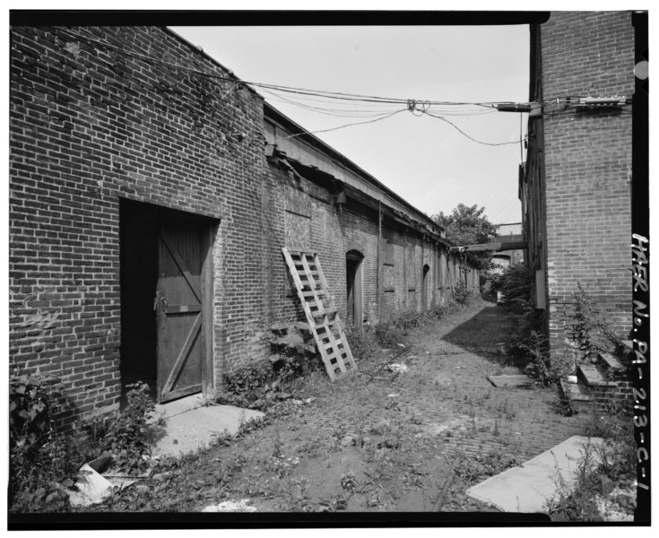 File:Building C east elevation oblique from rear of Building B looking north. Building B begins with the monitor roof - Daniel F. Waters Germantown Dye Works, Building C, 37-55 East HAER PA,51-PHILA,716C-1.tif