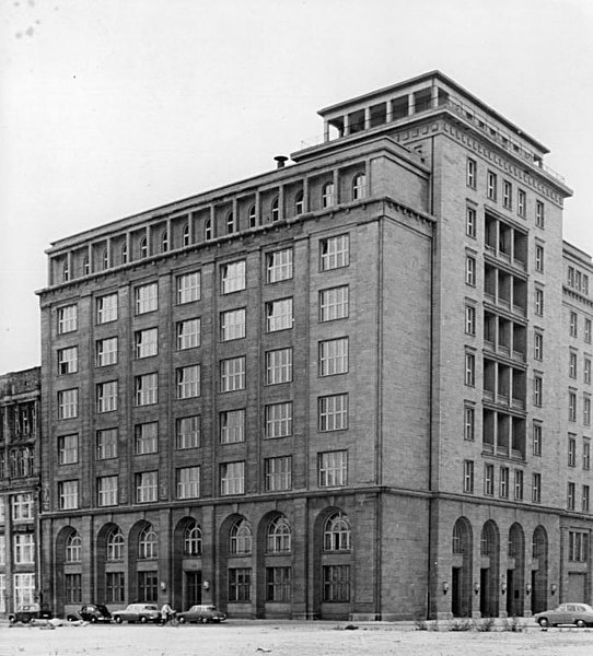 File:Bundesarchiv Bild 183-67478-0001, Berlin, Friedrichstraße, Haus des Parteivorstandes der National-Demokratischen Partei Deutschlands.jpg