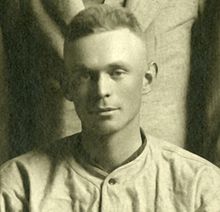 Burdette Glenn (1918) .jpg